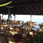 Ninos On The Apartahotel