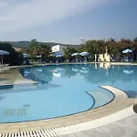 Ninos On The Apartahotel 4*