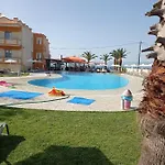 شقة فندقية Ninos On The روذا
