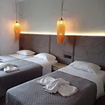 شقة فندقية Ninos On The روذا