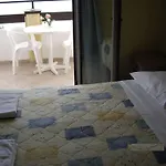 Ninos On The شقة فندقية