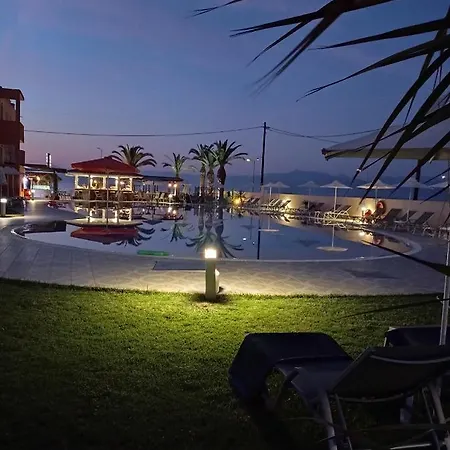 Ninos On The Hotel apartamentowy Roda (Corfu)