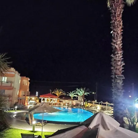 Hotel apartamentowy Ninos On The Roda (Corfu)