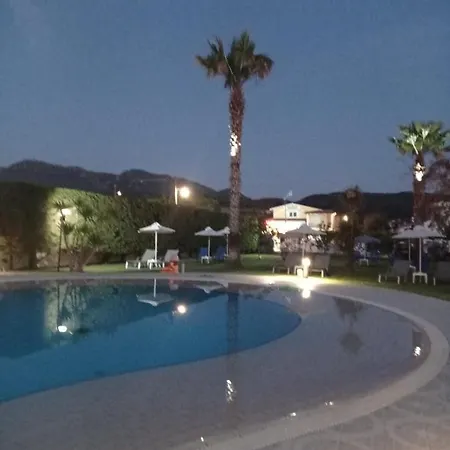 Ninos On The Hotel apartamentowy Roda (Corfu)