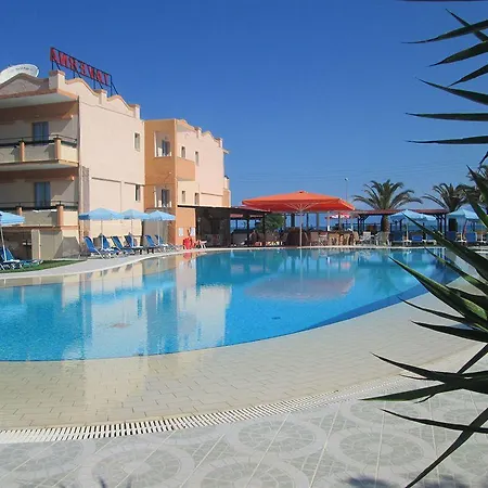 아파트호텔 Ninos On The 4*