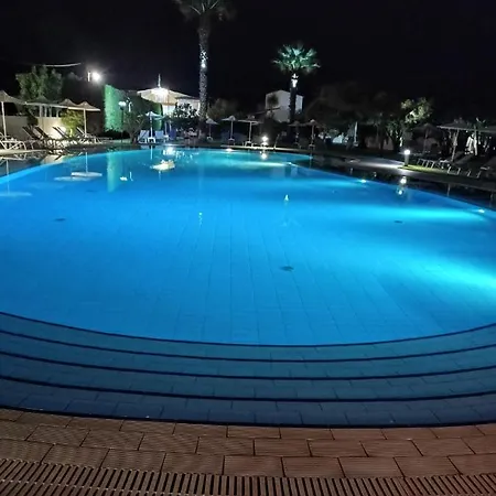 Ninos On The 4* Roda (Corfu)