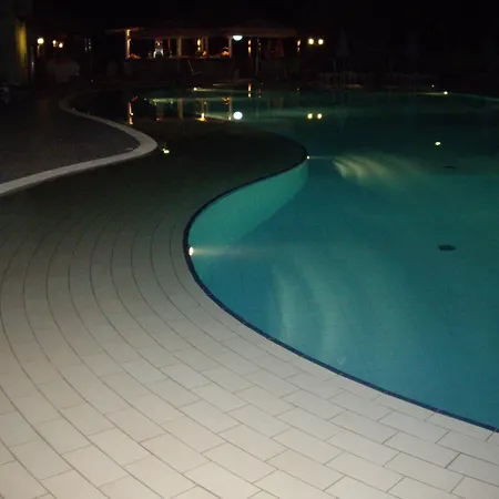 Lägenhetshotell Ninos On The 4*