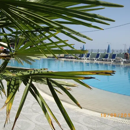 Lägenhetshotell Ninos On The 4*