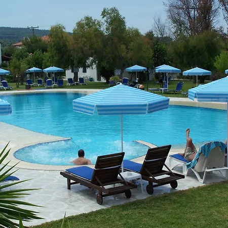 Lägenhetshotell Ninos On The Roda (Corfu)