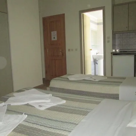 Ninos On The 4* Roda (Corfu)