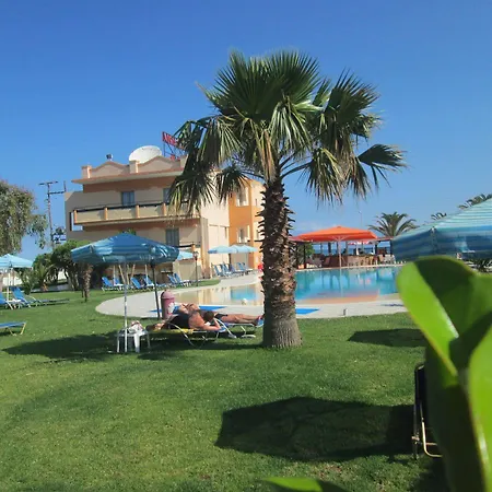 Lägenhetshotell Ninos On The 4*