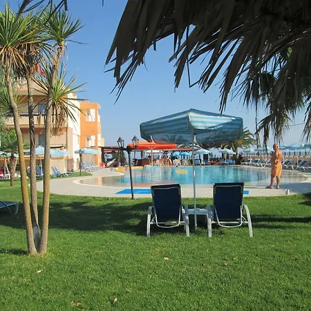 Ninos On The Lägenhetshotell Roda (Corfu)