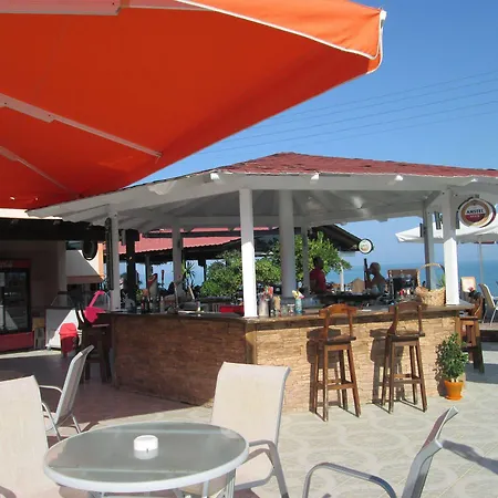 Ninos On The 4* Roda (Corfu)