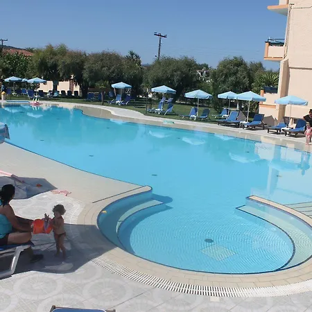 Lägenhetshotell Ninos On The 4*