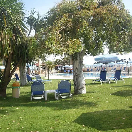 Ninos On The 아파트호텔 4*