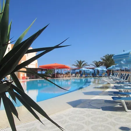 Lägenhetshotell Ninos On The Roda (Corfu)